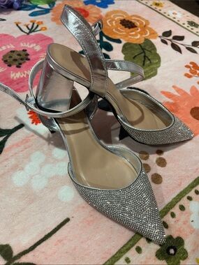Bamboo 7M Silver Women's Rhinestone Pointed Toe Ankle-Strap Heels